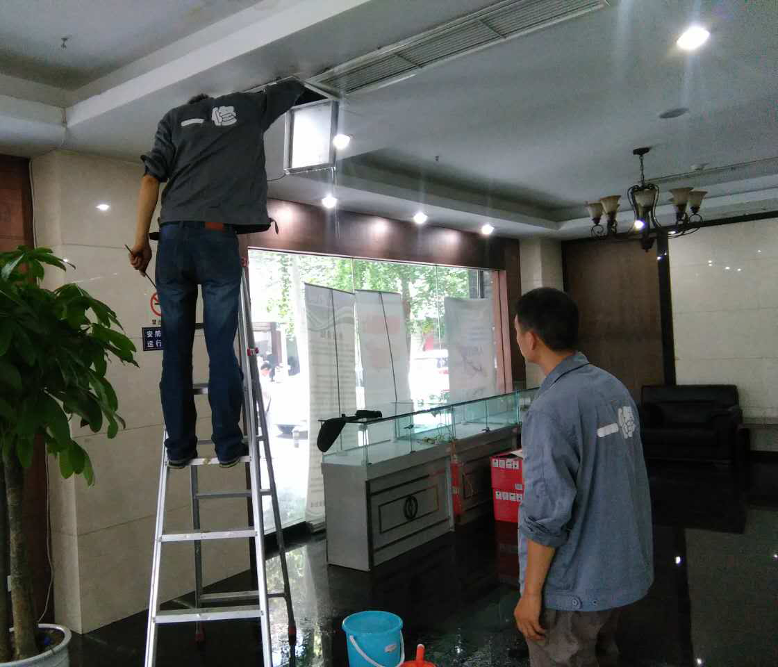 上?？照{清洗哪家好,上海空調清洗公司,上?？照{清洗價錢