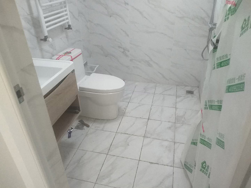瓷磚裂縫是如何造成的，需要衛(wèi)生間瓷磚裂縫修復(fù)怎么找人