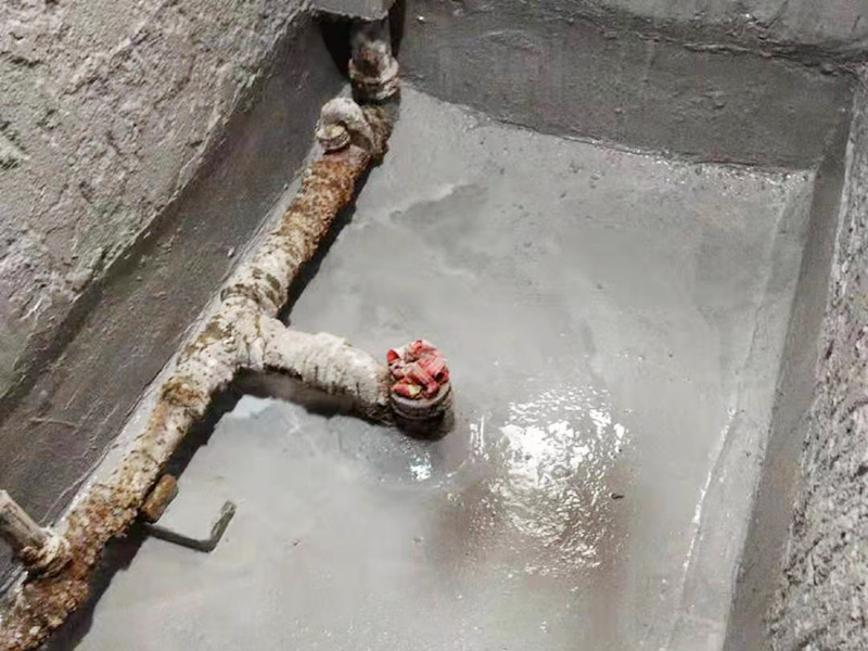 衛(wèi)生間進水管出現(xiàn)漏水，衛(wèi)生間水管漏水