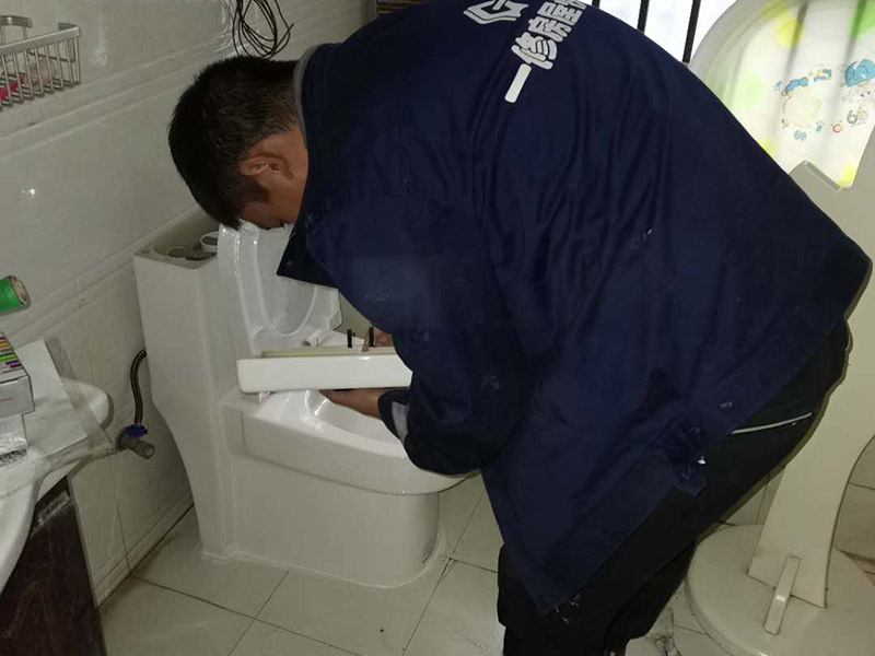 家庭衛(wèi)生間漏水如何解決，專業(yè)修衛(wèi)生間