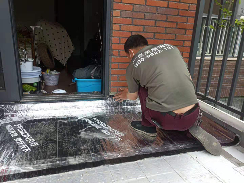 黃埔區(qū)地磚防水多少錢(qián)一平米？不敲瓷磚