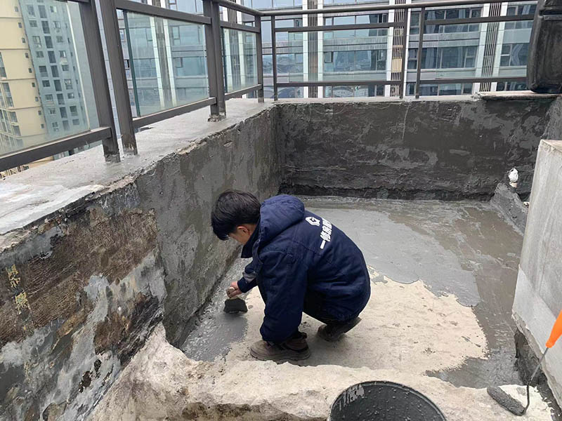 陽臺(tái)地面的混凝土加固施工多少錢？